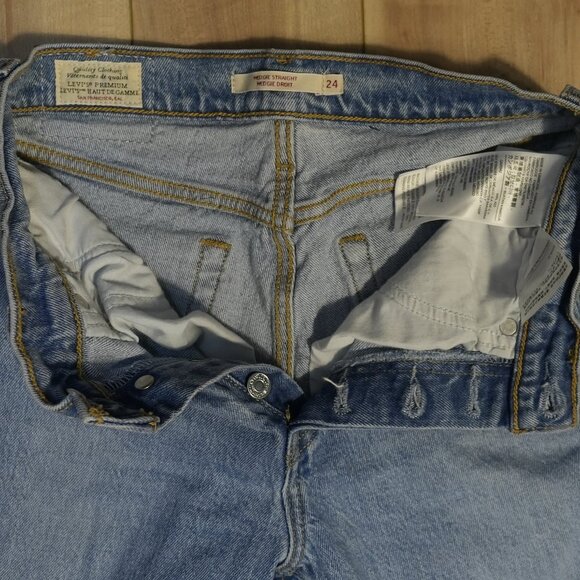 Levi's Wedgie Straight Leg Denim Jeans Light Blue Wash w/ Frayed Ends - Size 24 - Picture 3 of 6